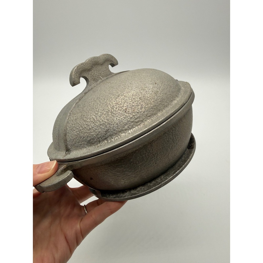 Guardian Service Hammered Aluminum Cookware Lidded Dutch Oven 8in Mid Century